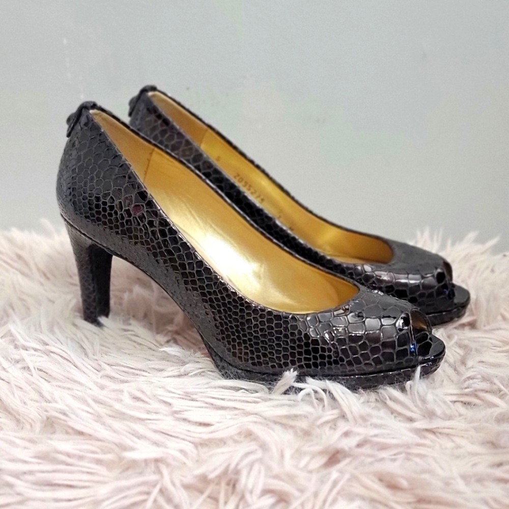 💙Stuart Weitzman Spain Snake Skin Design Peep Toe High Heel